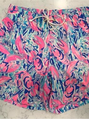 Lilly Pulitzer Men’s Pink lobster Swim Trunks, small, RARE!! 🦞
